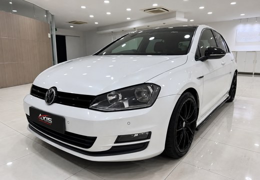 2016 Volkswagen Golf photo 1