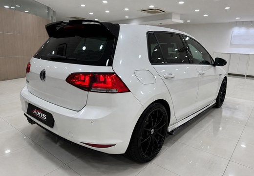 2016 Volkswagen Golf photo 13
