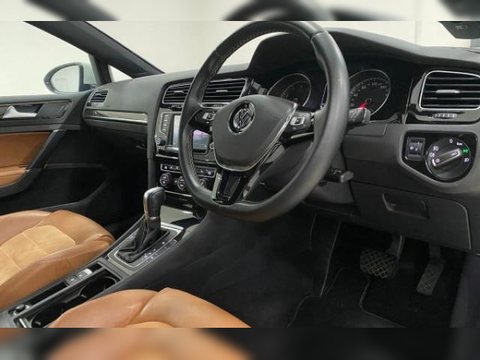 2016 Volkswagen Golf photo 19