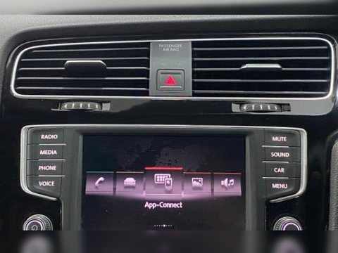2016 Volkswagen Golf photo 27