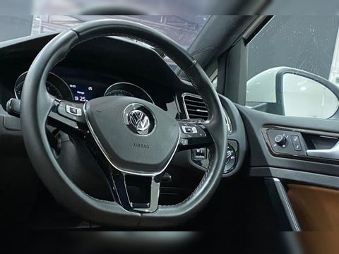 2016 Volkswagen Golf photo 29